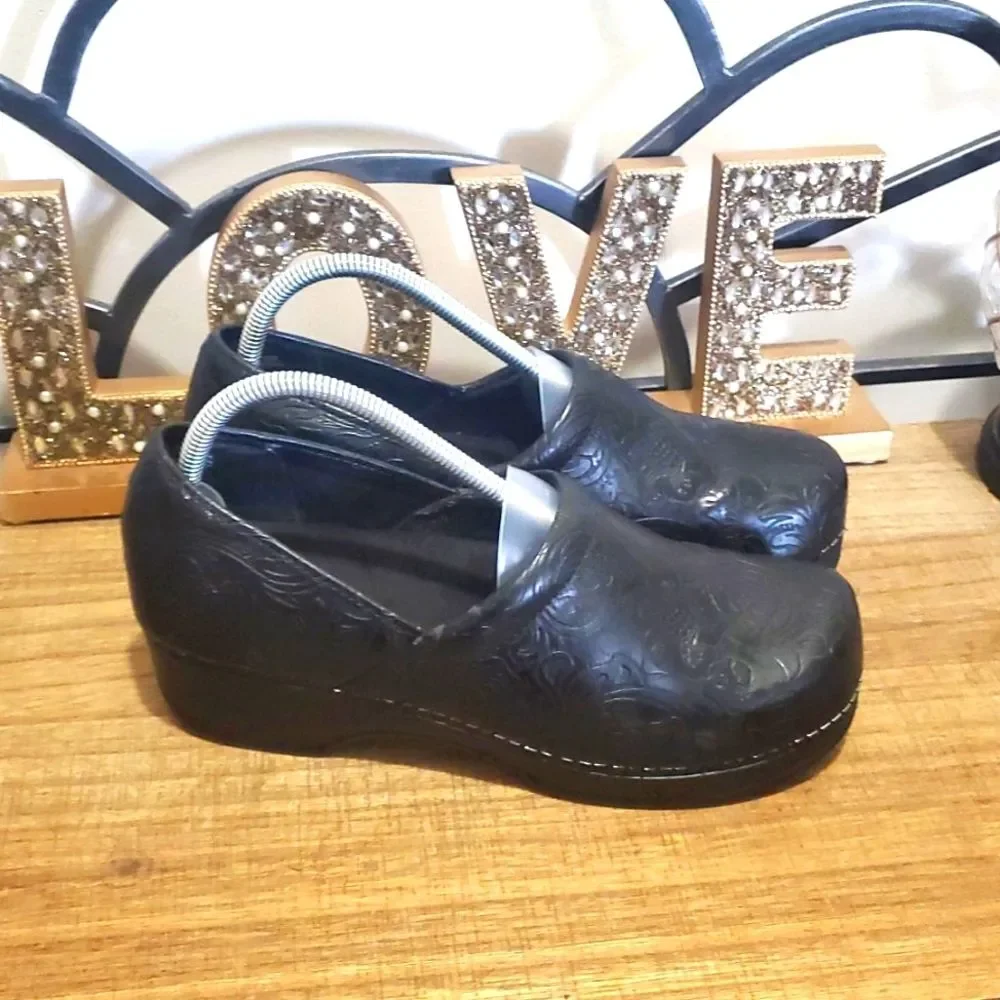 GH BASS & Co Embossed MELINDA Slip On Clog Comfort Shoes Black Women's Sz 10